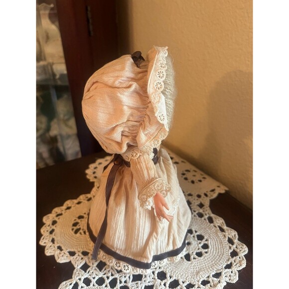 Rare Vintage Musical Doll - Picture 4 of 5